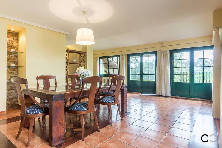  غرفة السفرة تنفيذ CCVO Design and Staging