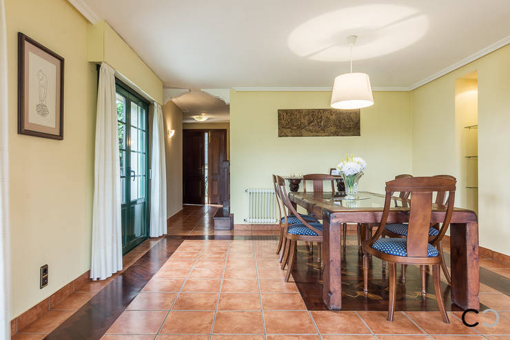  غرفة السفرة تنفيذ CCVO Design and Staging