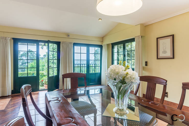  غرفة المعيشة تنفيذ CCVO Design and Staging