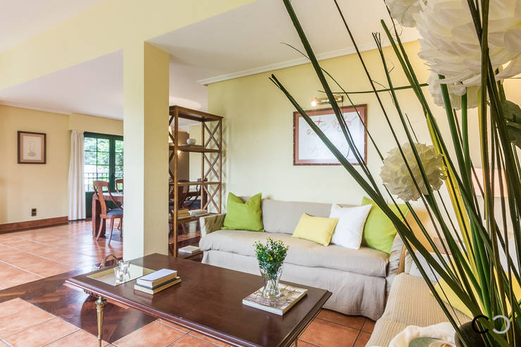  غرفة المعيشة تنفيذ CCVO Design and Staging