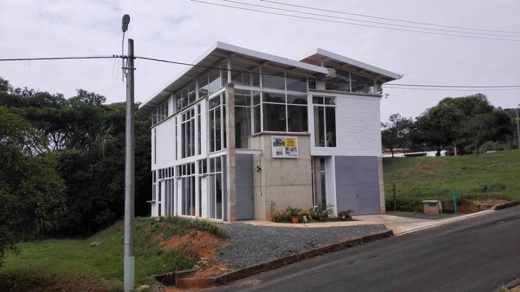  منازل تنفيذ PILO Arquitectura 