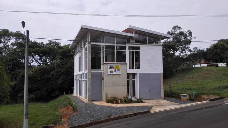  منازل تنفيذ PILO Arquitectura 