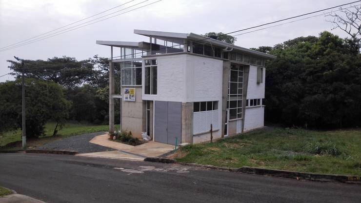  منازل تنفيذ PILO Arquitectura 