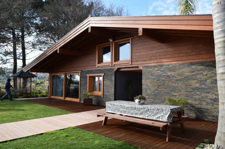 Chalés e casas de madeira  por Rusticasa