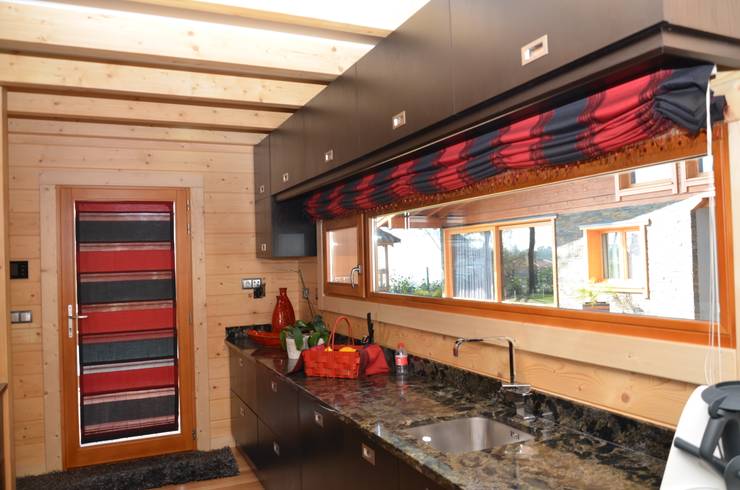 Cozinhas embutidas  por Rusticasa