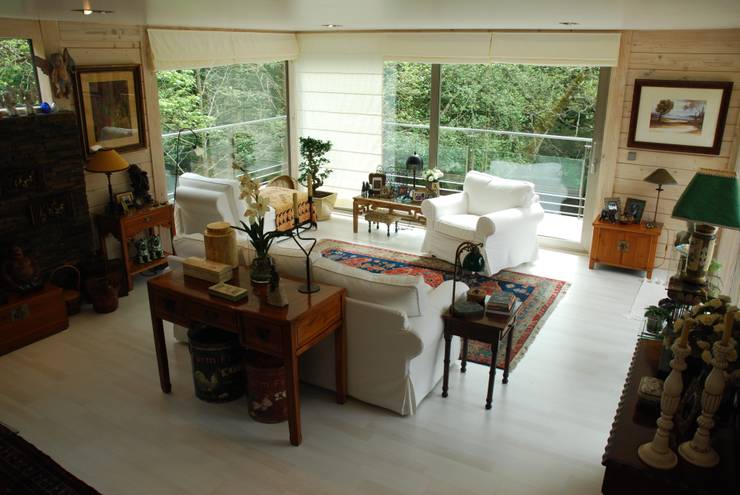 Soggiorno in stile  di Rusticasa