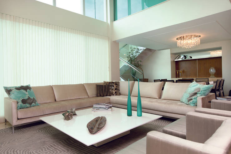  Living room by Danielle Valente Arquitetura e Interiores