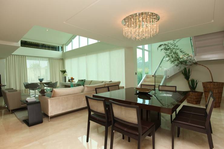  Dining room by Danielle Valente Arquitetura e Interiores