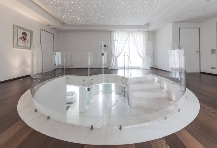 Projekty,  Korytarz, przedpokój zaprojektowane przez Morelli & Ruggeri Architetti