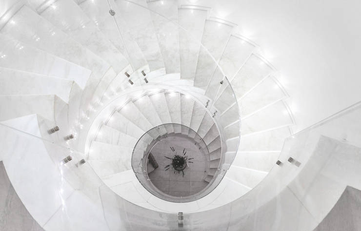 Projekty,  Korytarz, przedpokój zaprojektowane przez Morelli & Ruggeri Architetti