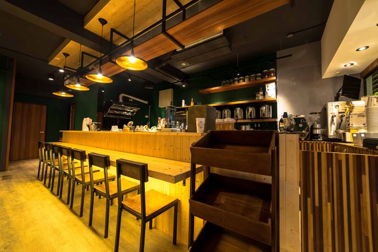 散发酒吧氛围,超级迷人的日式轻工业风店面