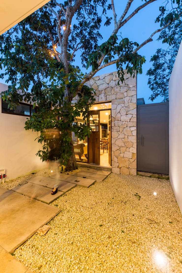   أبواب تنفيذ Cetina y Ancona Arquitectos