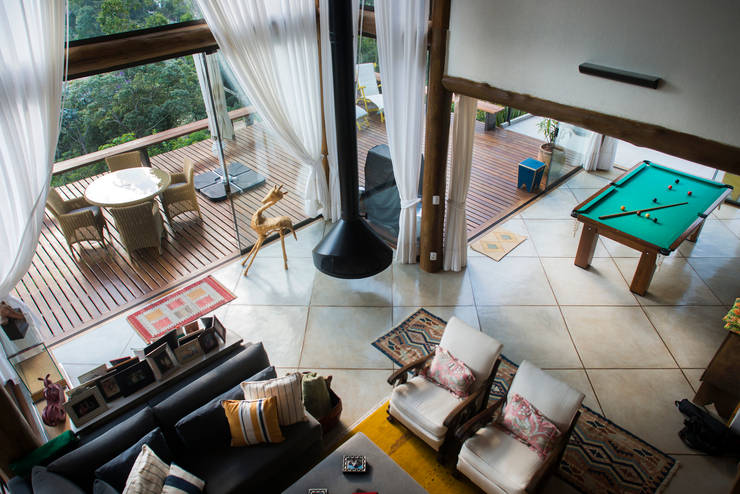  غرفة المعيشة تنفيذ Giselle Wanderley arquitetura