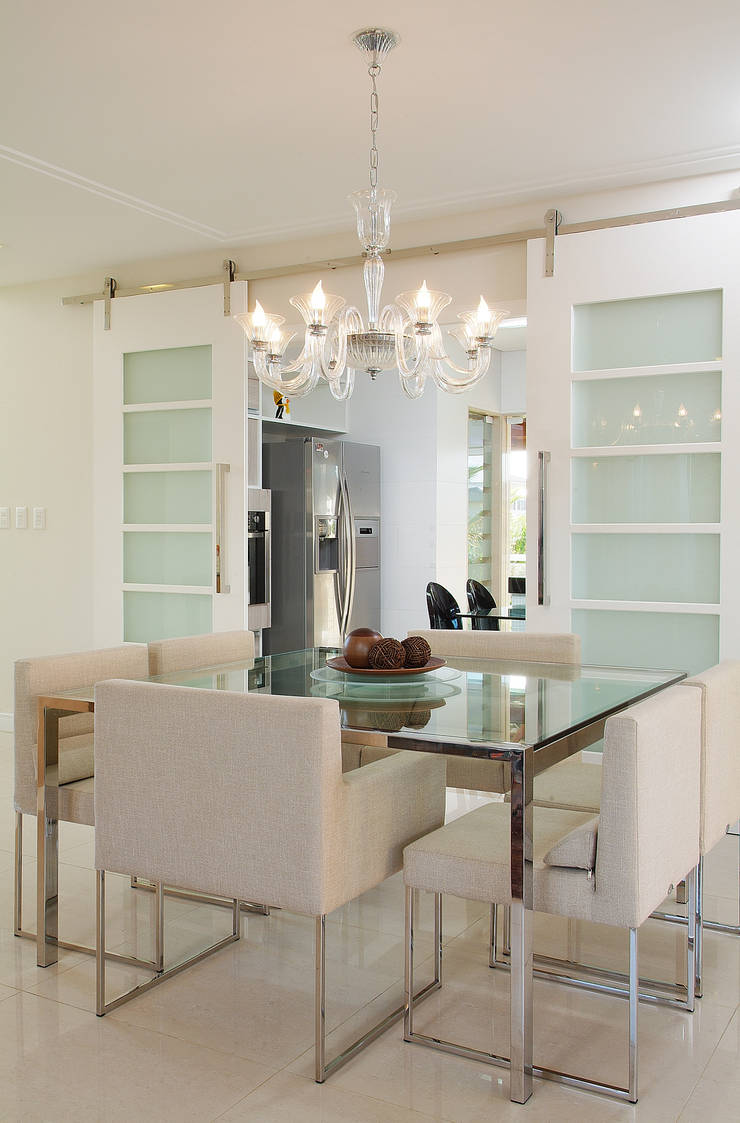  Dining room by Bernal Projetos - Arquitetos em Salvador