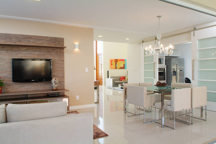  Dining room by Bernal Projetos - Arquitetos em Salvador