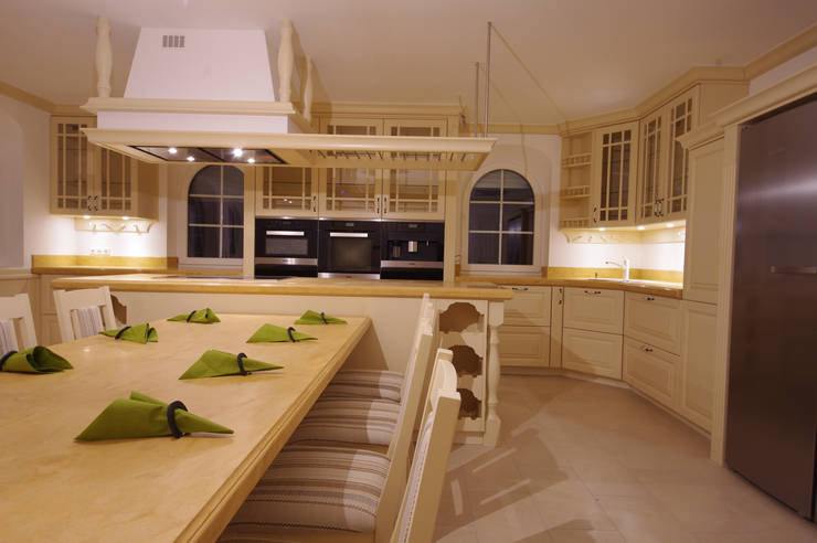 exklusive landhauskuechen ideen, exklusive landhausküche von ideen schreinerei schmidt | homify, Design ideen
