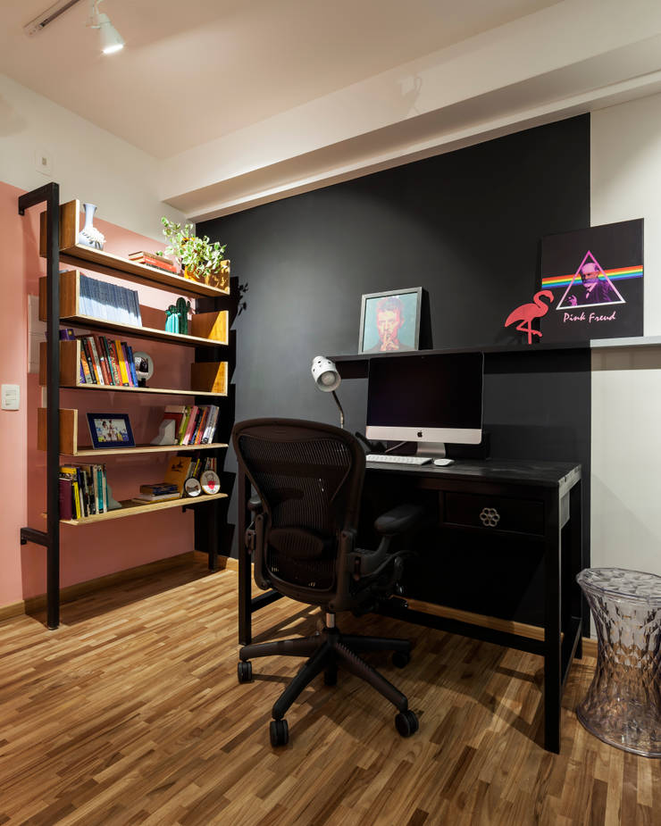 Home Office Integrado com Hall de Entrada Moderno e Contemporâneo: Escritórios  por Decoradoria