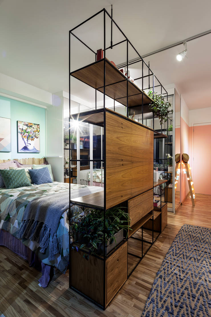 Quarto para Casal e Sala de Estar Integrados em estilo Moderno e Contemporâneo: Quartos  por Decoradoria