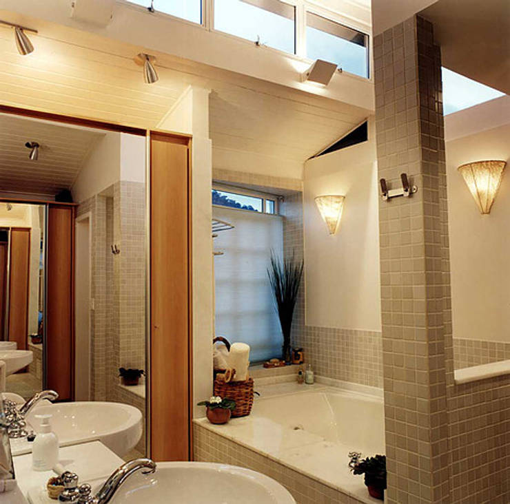 Ванные комнаты в . Автор – Maria Claudia Faro