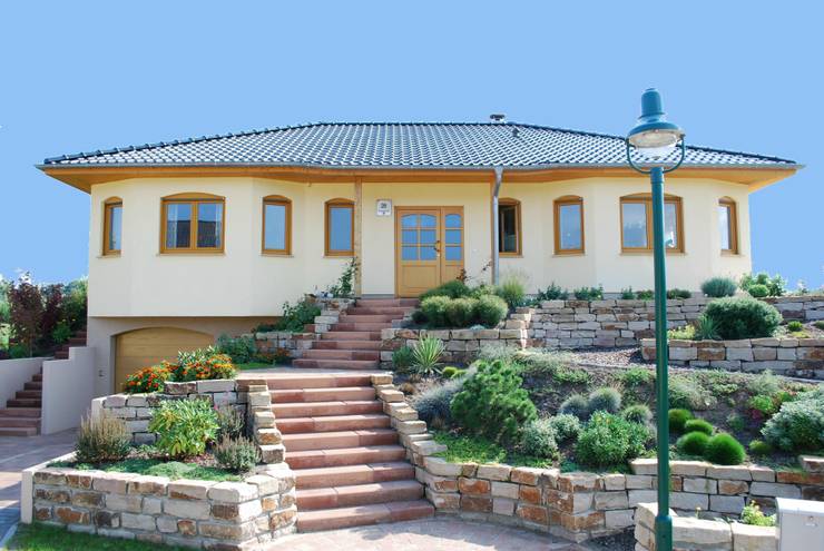 Casas de estilo  por SCHOß INGENIEUR GmbH