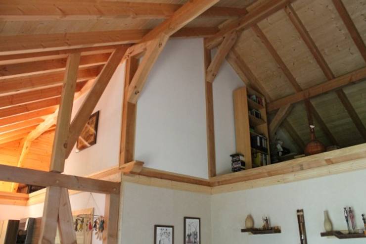 Salas / recibidores de estilo  por SCHOß INGENIEUR GmbH