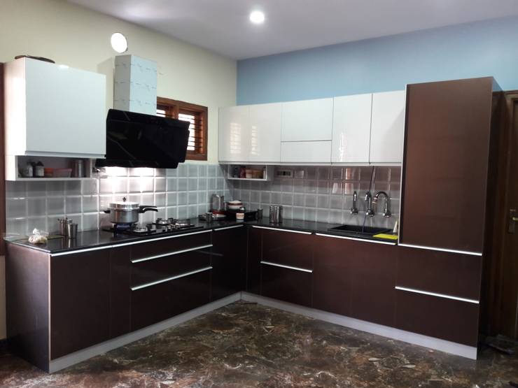 Cocinas de estilo  por Pebblewood.in