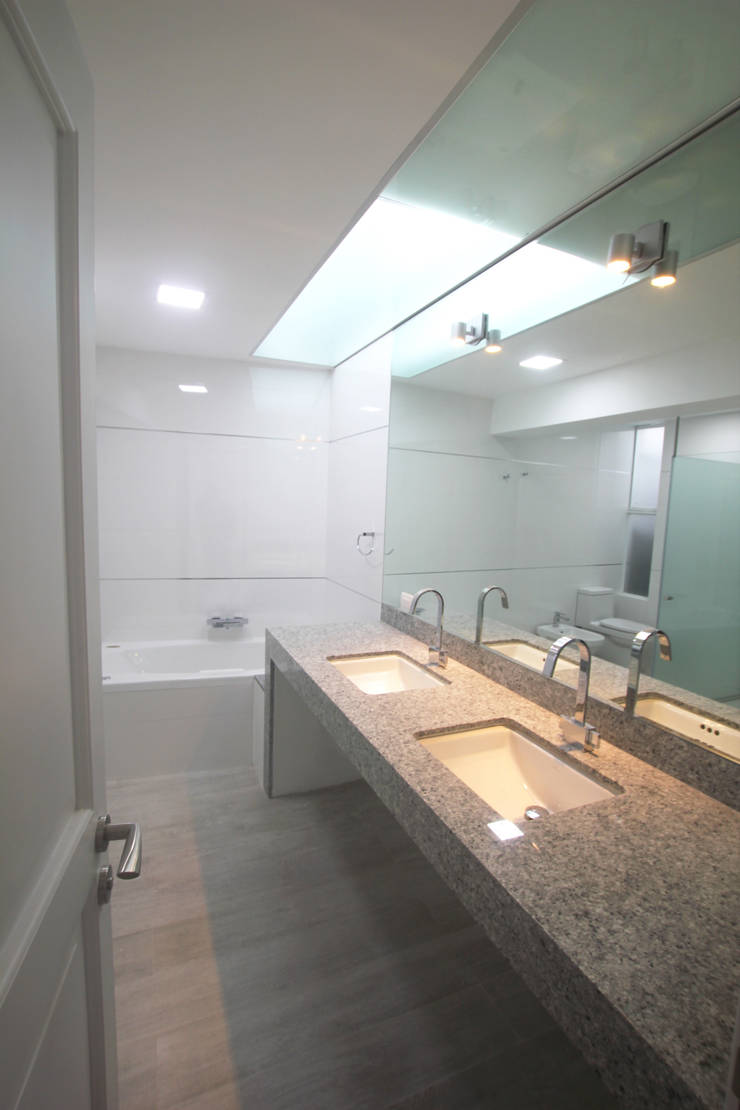 Penthouse dúplex San Isidro: Baños de estilo  por Artem arquitectura