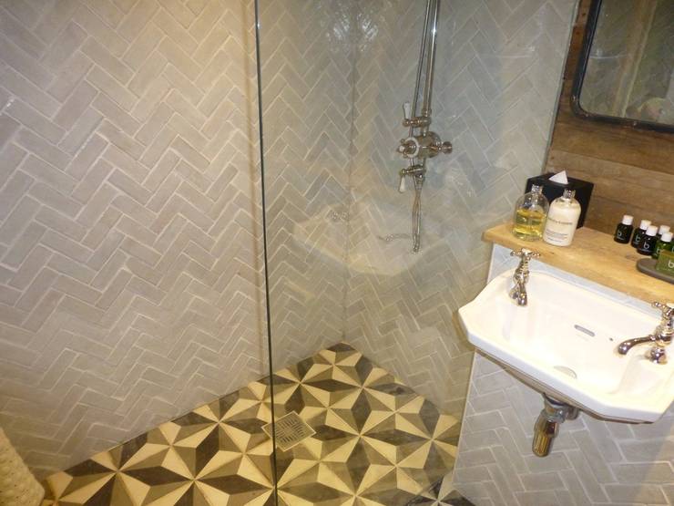  Bathroom by Building With Frames
