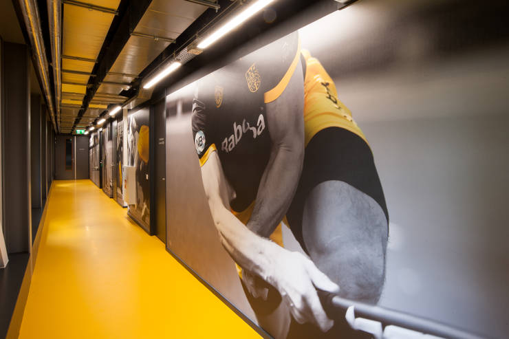 Interieur tribune Hockeyclub Den Bosch von DWB2C | homify Interieur tribune Hockeyclub Den Bosch von DWB2C | homify