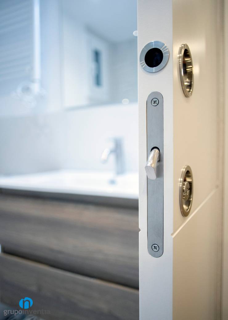  Bathroom by Grupo Inventia
