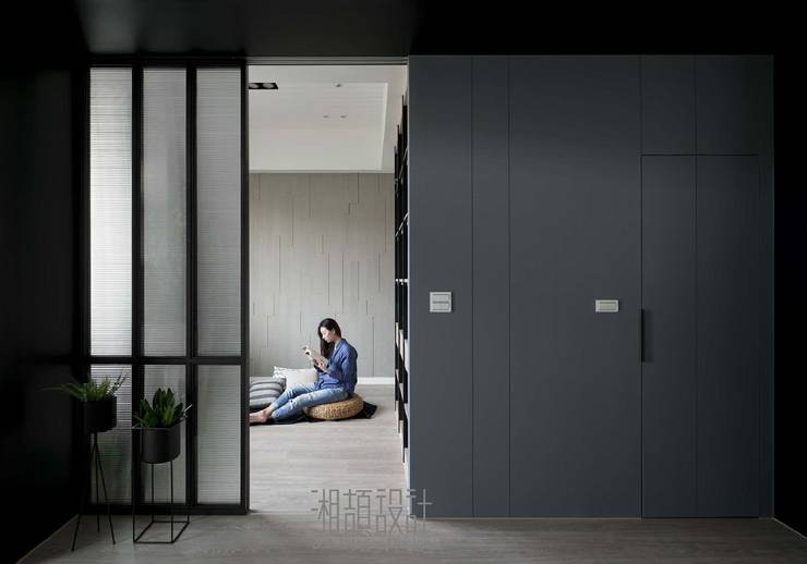 Estudios y despachos de estilo  de 湘頡設計