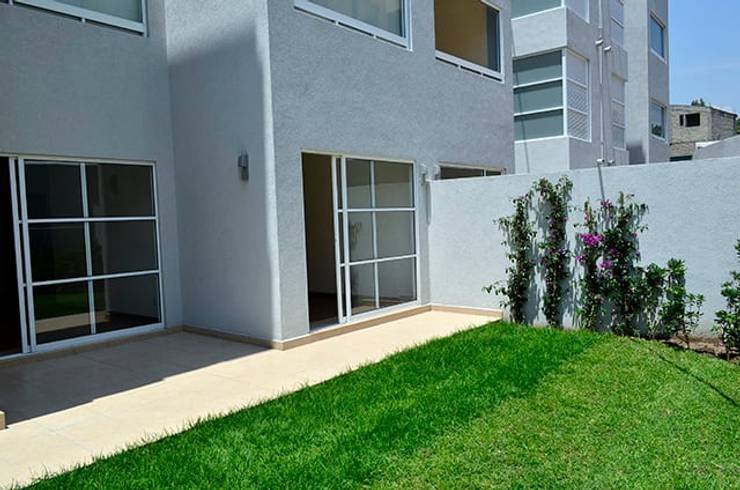 Parque Residencial Los Azulejos: Jardines de estilo  por Bienes Raices Gaia