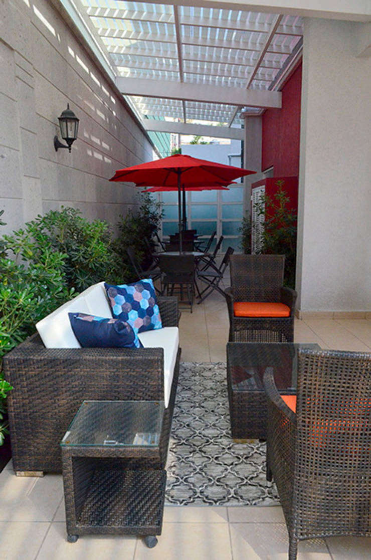 Parque Residencial Los Azulejos: Terrazas de estilo  por Bienes Raices Gaia