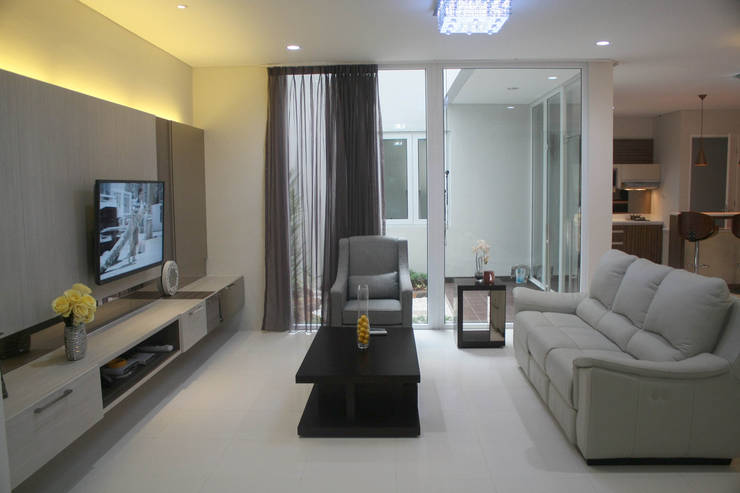 Ruang Keluarga: Ruang Keluarga by Exxo interior
