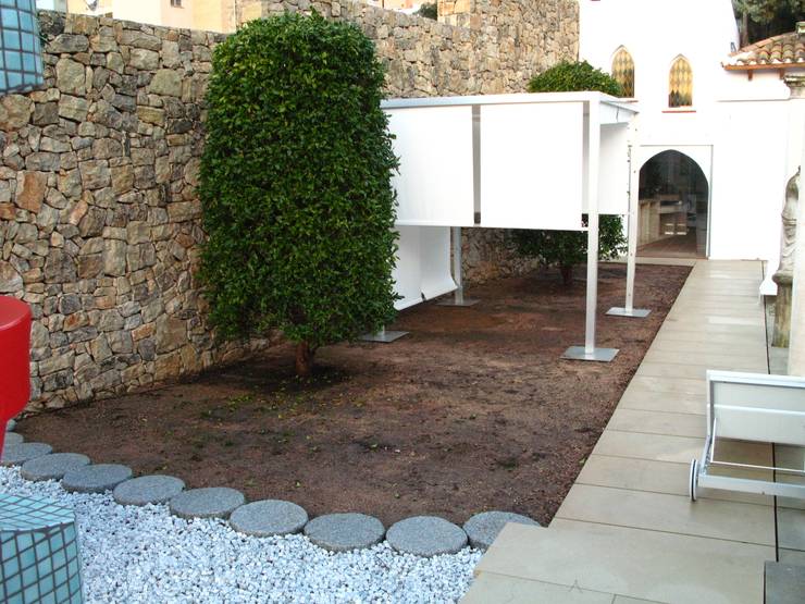 Antes y después: diseño de jardines con césped artificial en Alicante