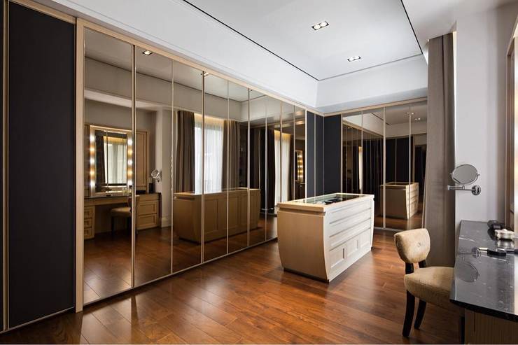 Walk in Closet: Ruang Ganti by ARF interior