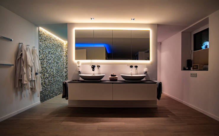 Wohlfühlatmosphäre im Bad: Badezimmer von Moreno Licht mit Effekt - Lichtplaner Wohlfühlatmosphäre im Bad: Badezimmer von Moreno Licht mit Effekt - Lichtplaner