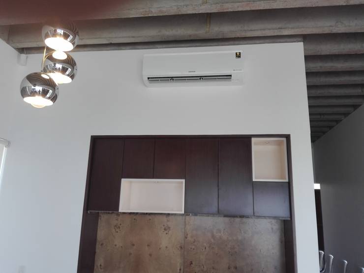 Unidad Evaporadora en Comedor: Comedores de estilo  por TECNOCLIMA INGENIEROS EIRL