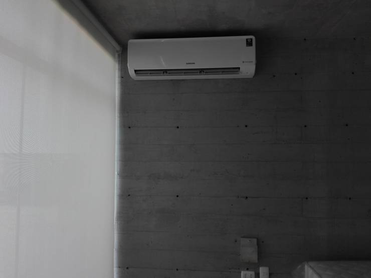 CASA PLAYA POSEIDON: Cuartos pequeños  de estilo  por TECNOCLIMA INGENIEROS EIRL