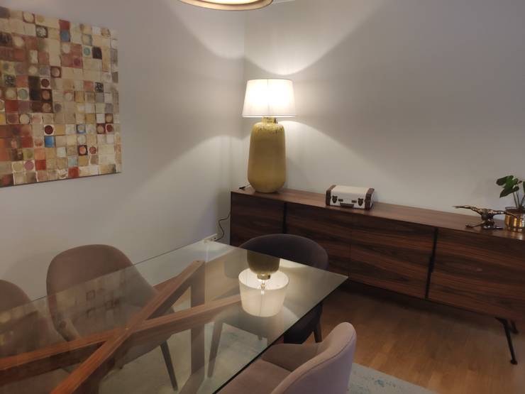 Sala Porto: Salas de jantar  por No Place Like Home ®,Eclético   