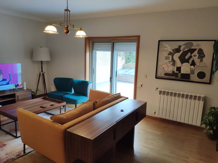 Sala Porto: Salas de estar  por No Place Like Home ®,Eclético   