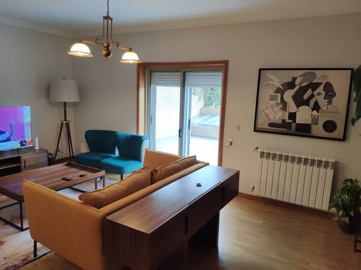 Sala Porto: Salas de estar  por No Place Like Home ®,Eclético   