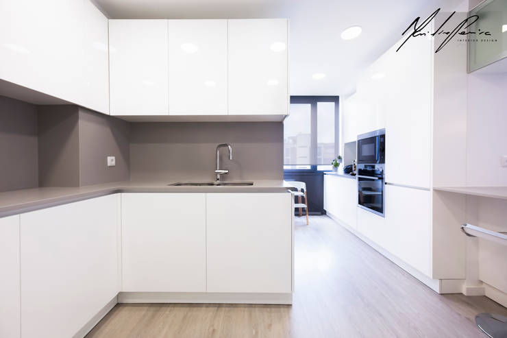 Cucina in stile  di Mariline Pereira - Interior Design Lda., Minimalista   