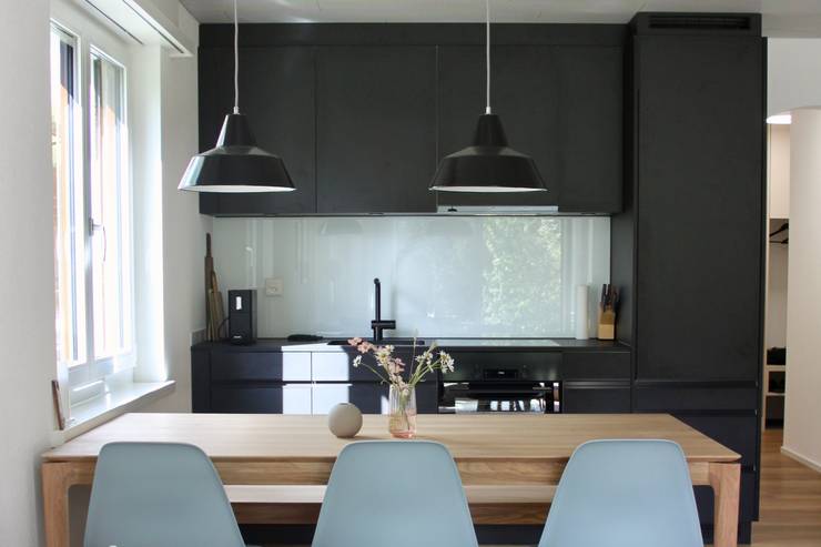 Homestyling Ferienwohnung Küche Wohnvision Homestaging Wohnung Möbel, Eigentum, Tisch, Schränke, Beleuchtung, Gebäude, Innenarchitektur, Arbeitsplatte, Schatten, Holz