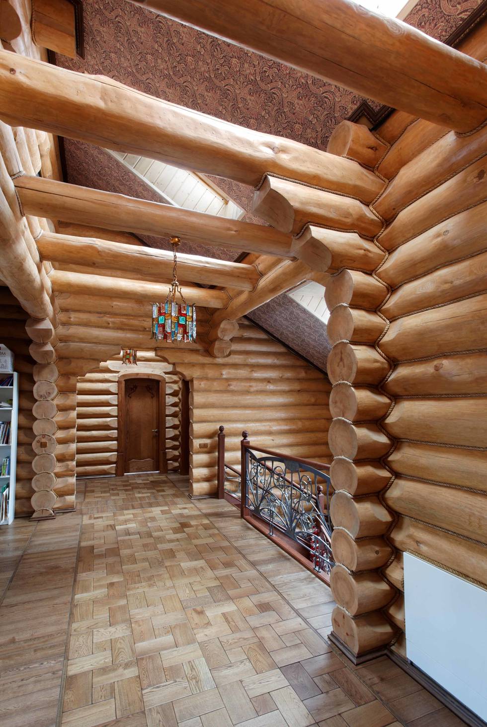 Роскошный деревянный дом в Москве- фотографии
				