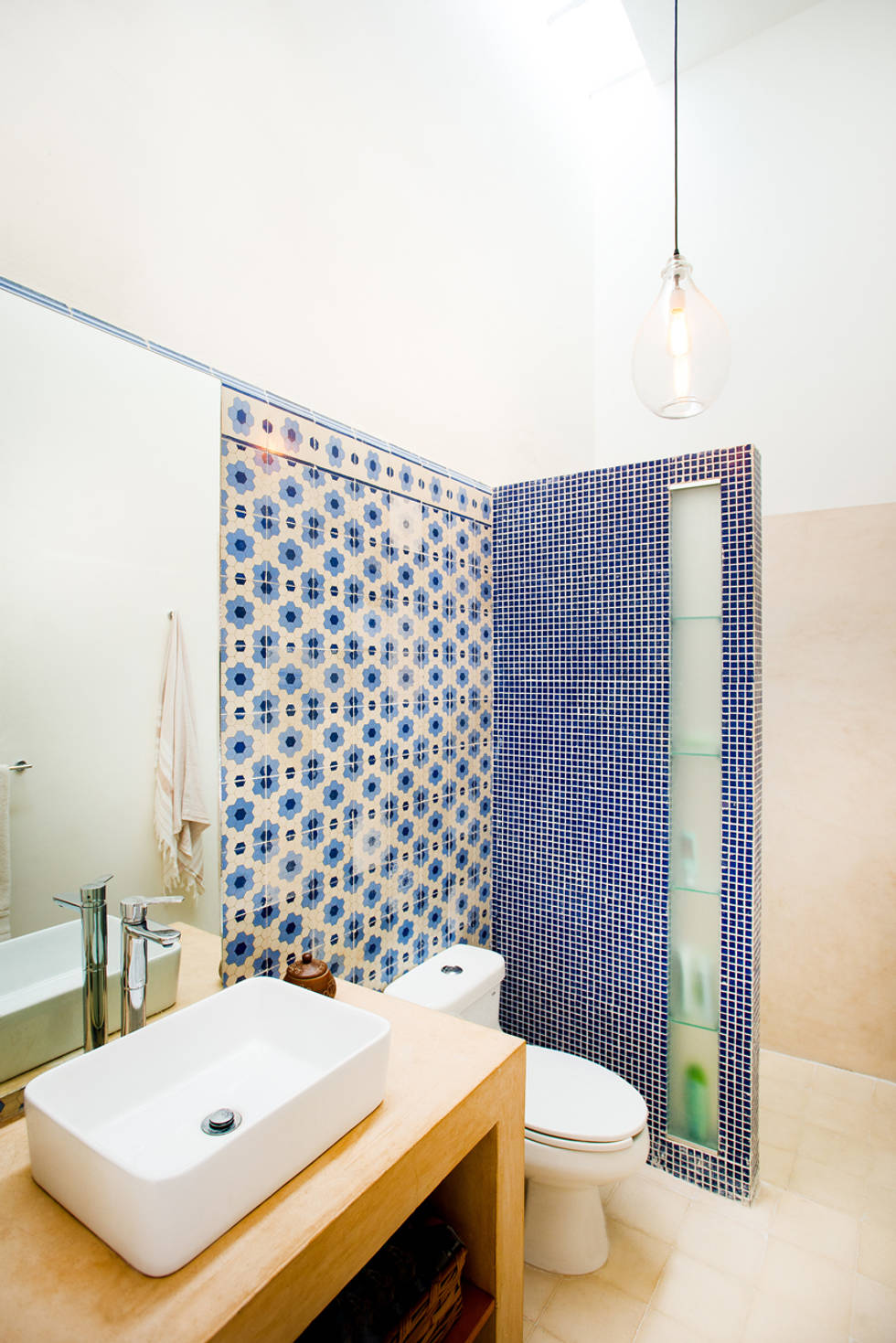 Small Bathroom? 13 great design ideas!