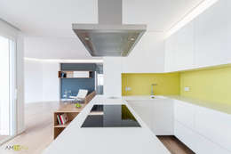  Nhà bếp by ambau taller d´arquitectes
