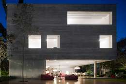 Casas de estilo moderno por Studio MK27