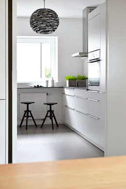 Cocinas de estilo minimalista por Kristina Steinmetz Design