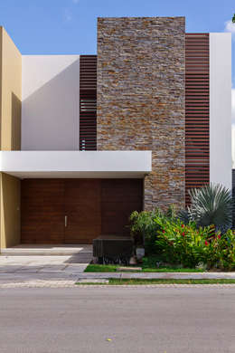Casa Manantiales: Casas de estilo moderno por Enrique Cabrera Arquitecto
